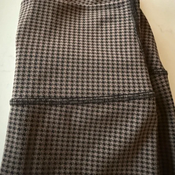 Alo Yoga Houndtooth High-Waisted Brown Leggings - Picture 8 of 10